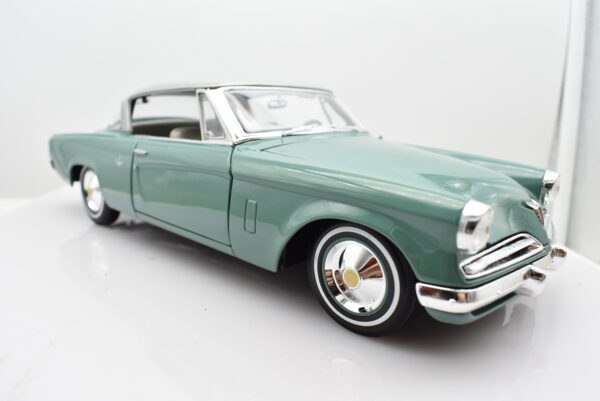 Modellino auto scala 1:18 STUDEBAKER STARLINER diecast modellismo da collezione - immagine 6