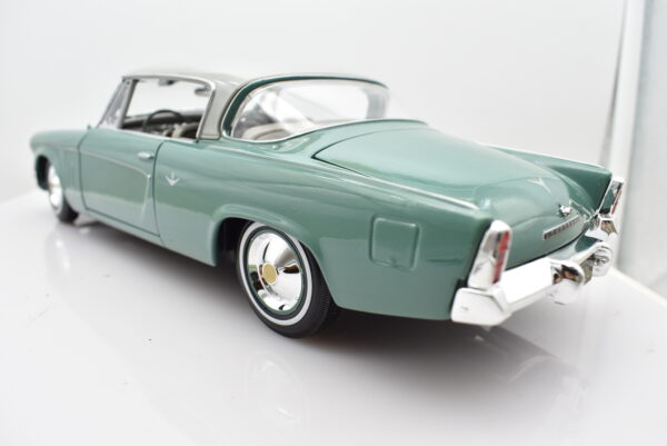 Modellino auto scala 1:18 STUDEBAKER STARLINER diecast modellismo da collezione - immagine 8
