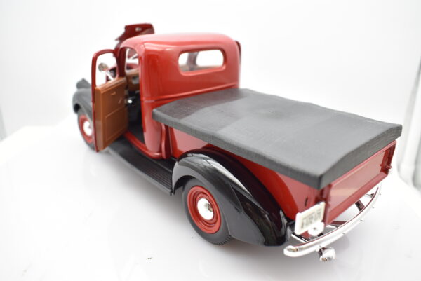 Modellino auto scala 1:18 CHEVROLET GMC diecast modellismo da collezione - immagine 3