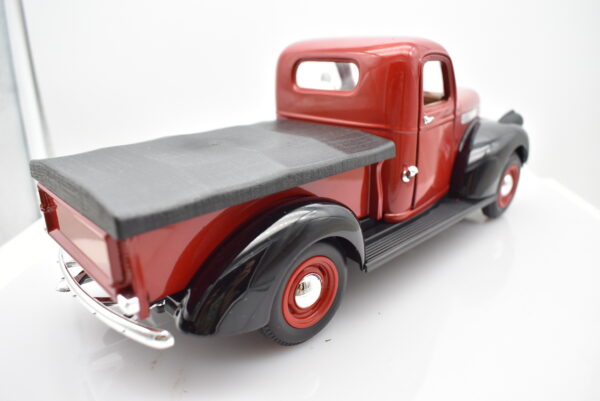 Modellino auto scala 1:18 CHEVROLET GMC diecast modellismo da collezione - immagine 6