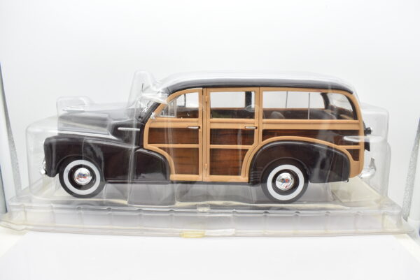 Modellino auto scala 1:18 CHEVY FLEETMASTER diecast modellismo da collezione - immagine 2