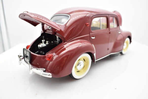 Modellino auto scala 1:18 RENAULT 4 CV diecast modellismo da collezione - immagine 5