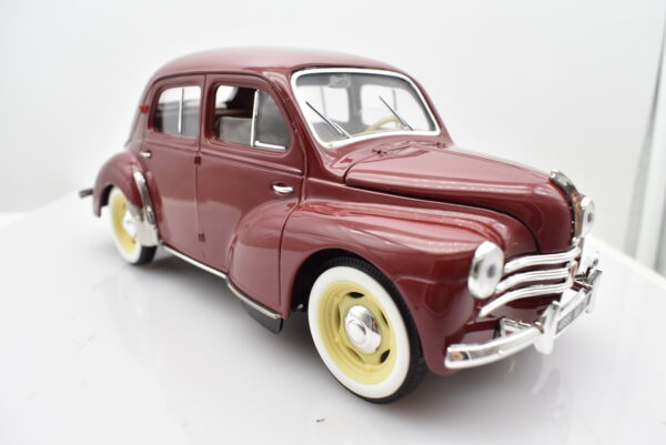 Modellino auto scala 1:18 RENAULT 4 CV diecast modellismo da collezione - immagine 7
