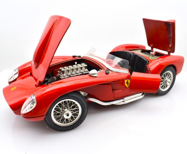 Modellino auto scala 1:18 FERRARI 250 TESTA ROSSA diecast burago da collezione