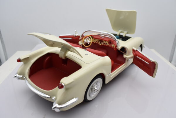 Modellino auto scala 1:18 CHEVROLET CORVETTE diecast modellismo da collezione - immagine 5