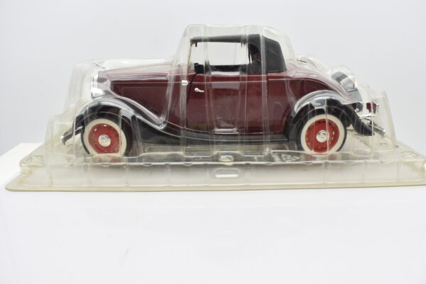 Modellino auto scala 1:18 FORD V8 diecast modellismo da collezione - immagine 2