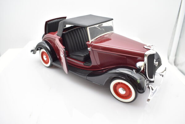 Modellino auto scala 1:18 FORD V8 diecast modellismo da collezione - immagine 4