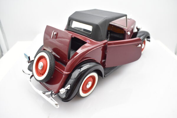 Modellino auto scala 1:18 FORD V8 diecast modellismo da collezione - immagine 5