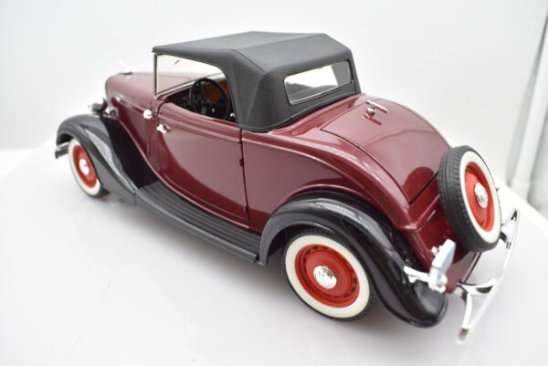 Modellino auto scala 1:18 FORD V8 diecast modellismo da collezione - immagine 9