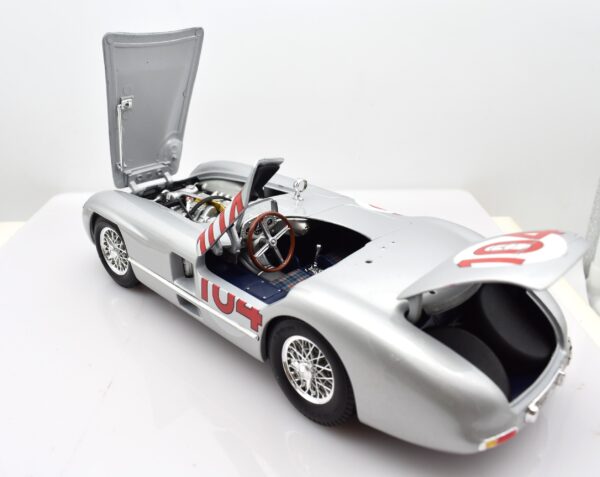 Modellino auto scala 1:18 MERCEDES BENZ 300 SLR diecast modellismo da collezione - immagine 3