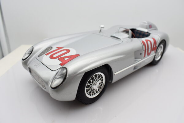 Modellino auto scala 1:18 MERCEDES BENZ 300 SLR diecast modellismo da collezione - immagine 7