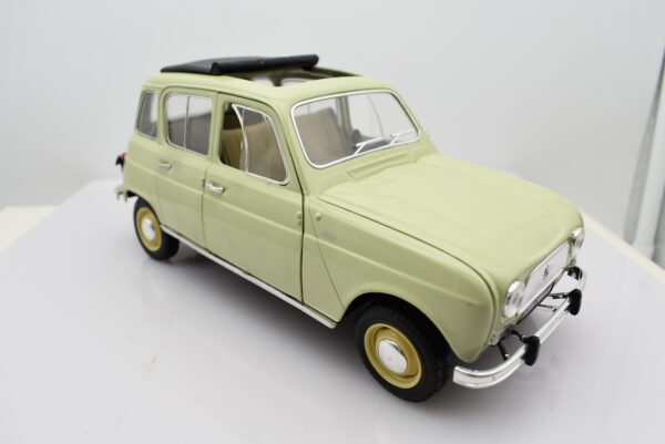 Modellino auto scala 1:18 RENAULT 4 L diecast modellismo da collezione - immagine 8