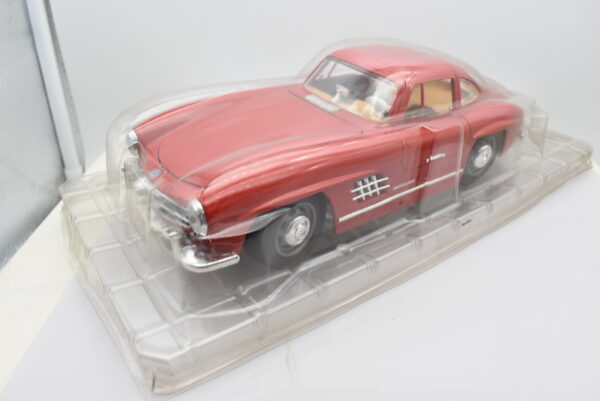 Modellino auto scala 1:18 MERCEDES BENZ 300 SL diecast modellismo da collezione - immagine 8