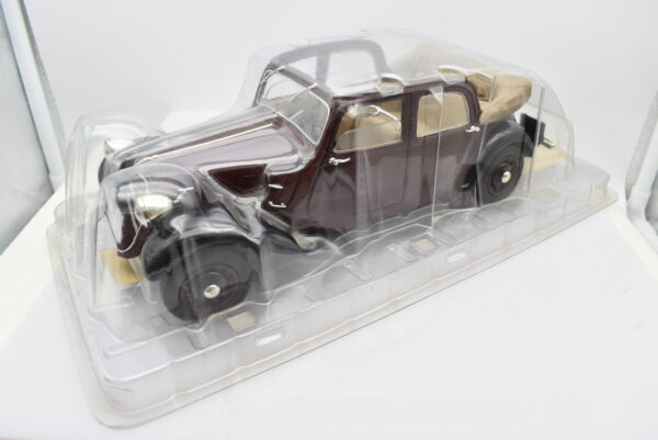 Modellino auto scala 1:18 CITROEN TRACTION TYPE 11 B diecast modellismo da collezione - immagine 2