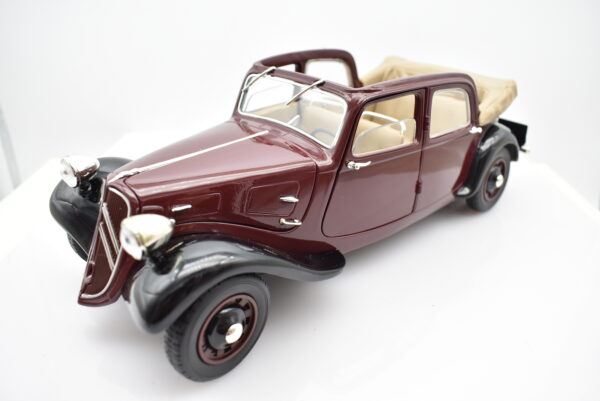 Modellino auto scala 1:18 CITROEN TRACTION TYPE 11 B diecast modellismo da collezione - immagine 8