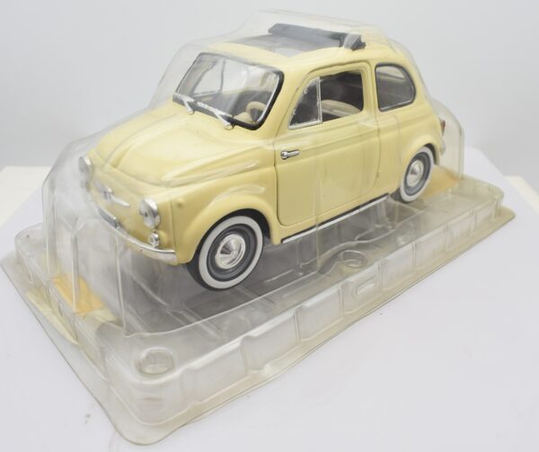 Modellino auto scala 1:16 1:18 FIAT 500 diecast modellismo da collezione - immagine 2
