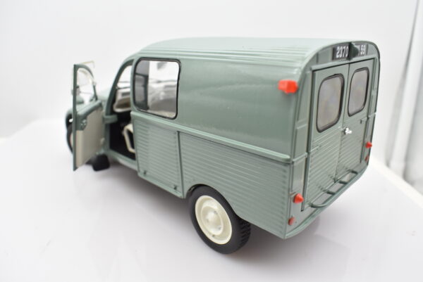 Modellino auto scala 1:18 CITROEN 2 CV CAMIONETTE diecast solido collezione - immagine 4