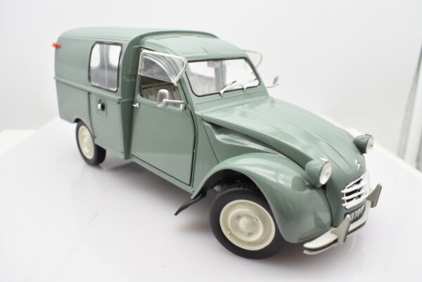 Modellino auto scala 1:18 CITROEN 2 CV CAMIONETTE diecast solido collezione - immagine 8