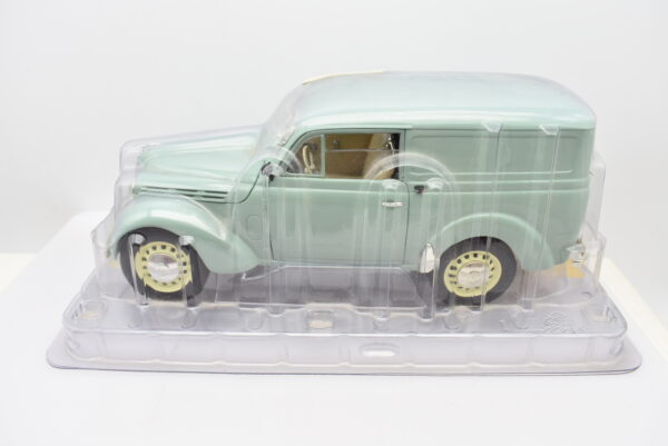 Modellino auto scala 1:18 renault juvaquatre CAMIONETTE diecast modellismo epoca - immagine 2