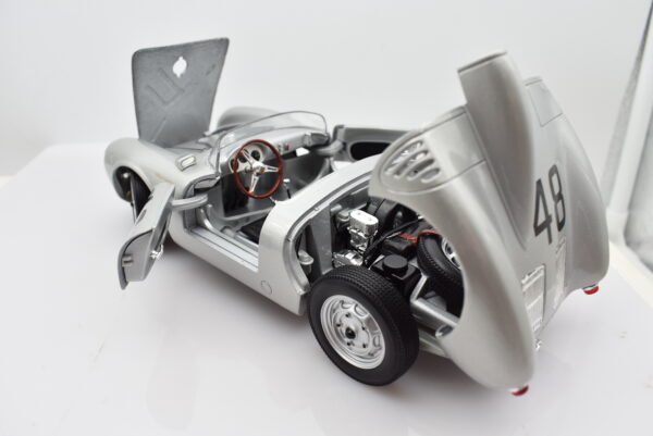 Modellino auto scala 1:18 PORSCHE 550 A SPYDER diecast modellismo da collezione - immagine 3