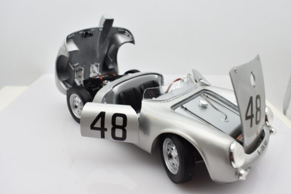 Modellino auto scala 1:18 PORSCHE 550 A SPYDER diecast modellismo da collezione - immagine 4