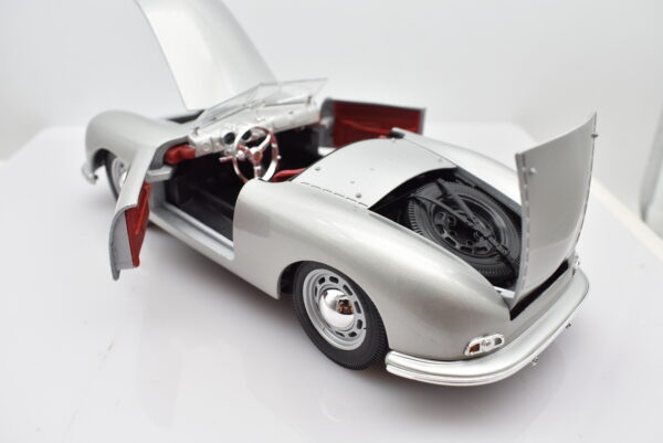 Modellino auto scala 1:18 PORSCHE 356 ROADSTER diecast modellismo da collezione - immagine 3