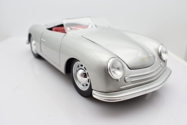Modellino auto scala 1:18 PORSCHE 356 ROADSTER diecast modellismo da collezione - immagine 7