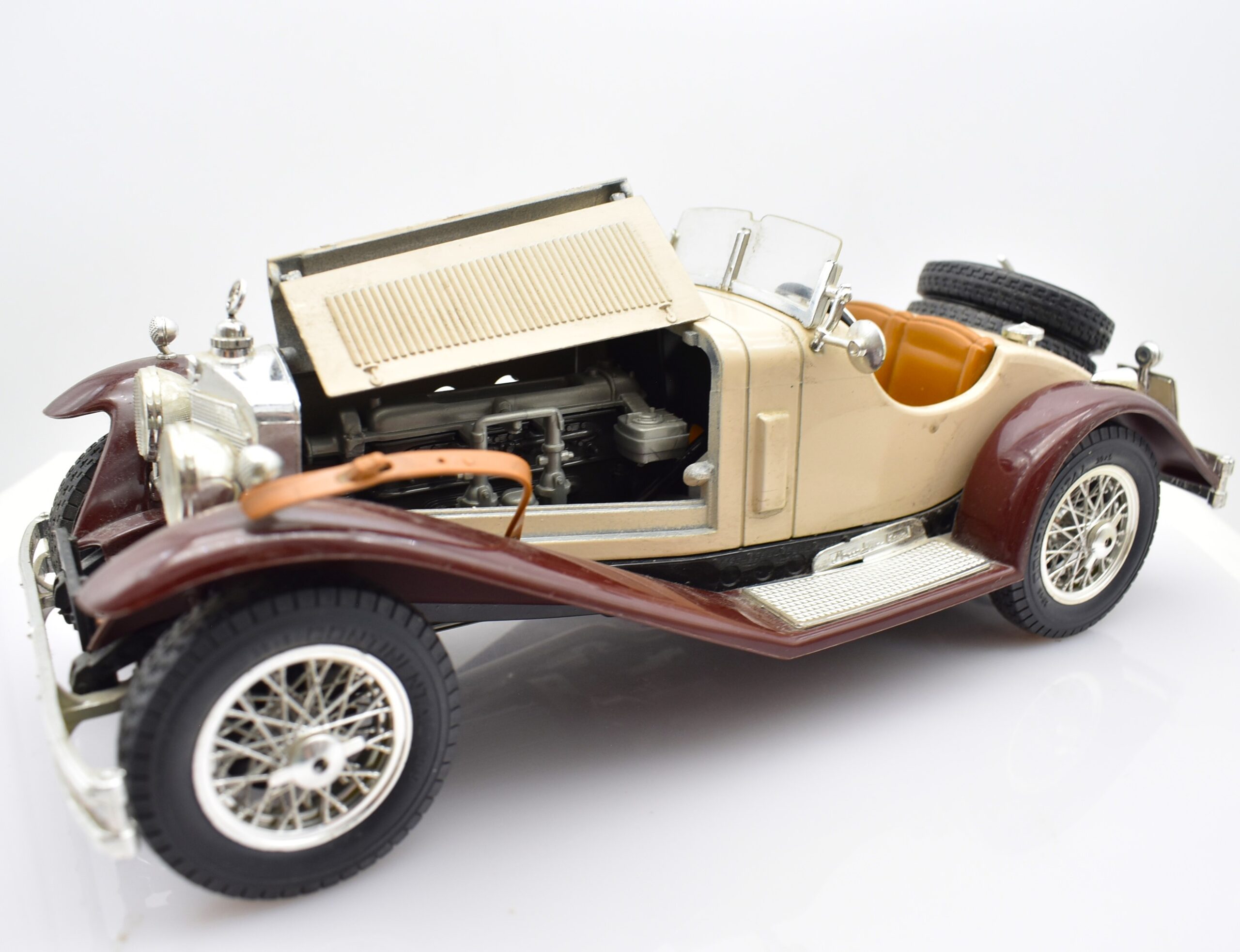 Modellino auto scala 1:18 MERCEDES BENZ SSK burago modellismo da collezione - immagine 2