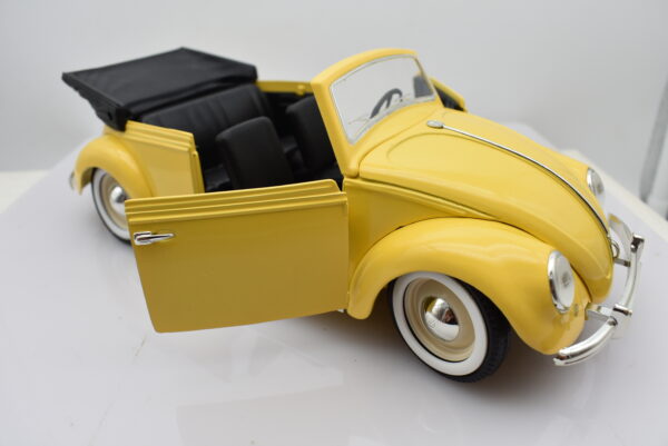 Modellino auto scala 1:17 1:18 COCCINELLE VW ECHELLE maggiolino diecast da collezione