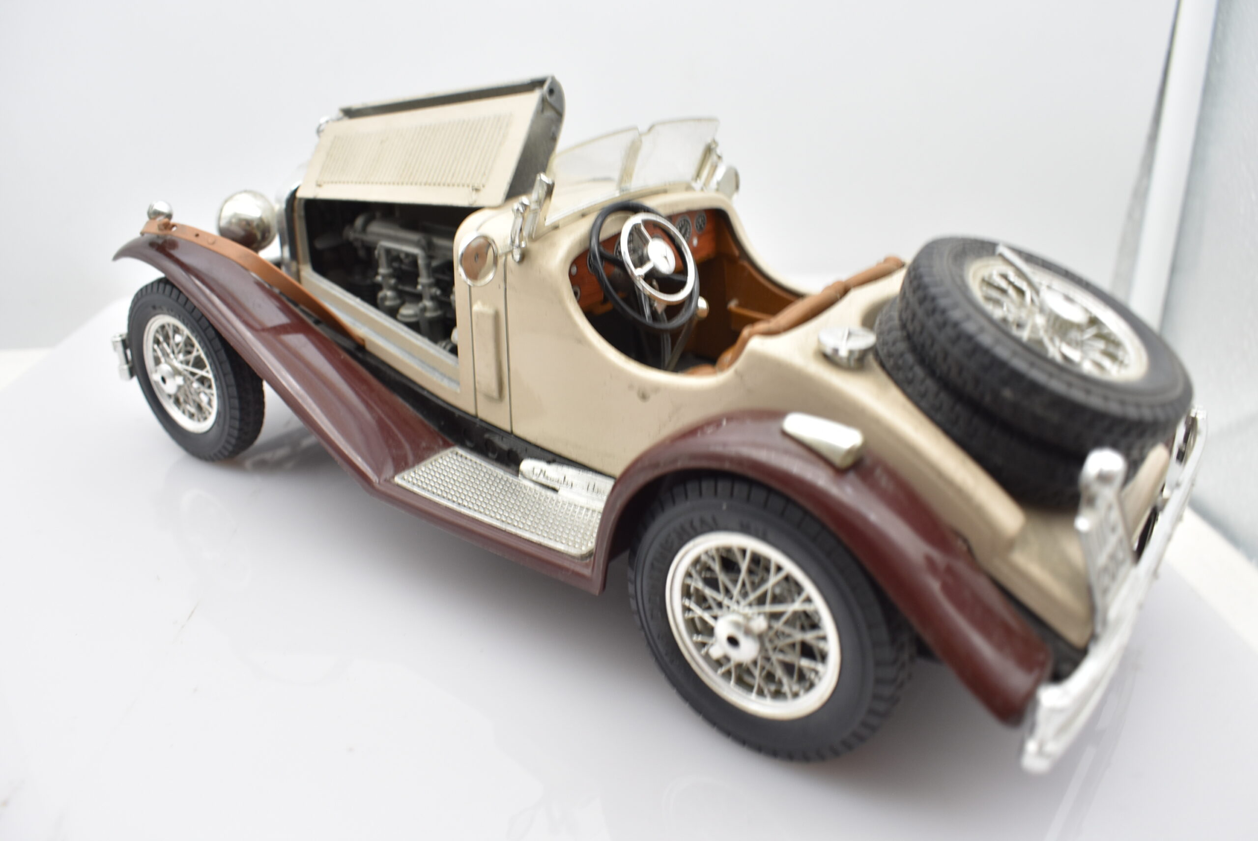 Modellino auto scala 1:18 MERCEDES BENZ SSK burago modellismo da collezione - immagine 3