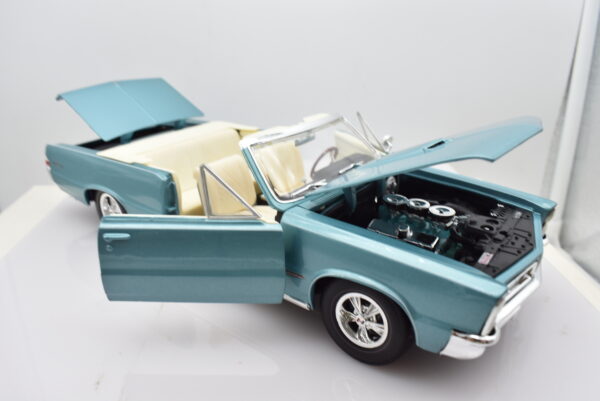 Modellino auto scala 1:18 PONTIAC GTO diecast modellismo da collezione - immagine 2