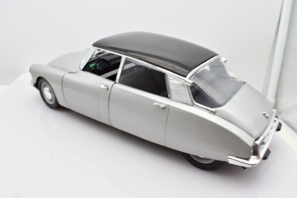 Modellino auto scala 1:18 CITROEN DS 19 diecast modellismo da collezione - immagine 3