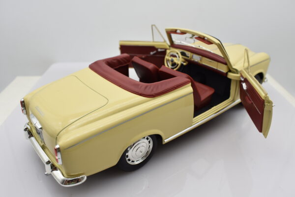 Modellino auto scala 1:18 PEUGEOT 403 CABRIOLET GRAND LUXE 8 CV diecast modellismo da collezione - immagine 3