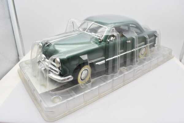 Modellino auto scala 1:18 FORD BERLINA 1949 diecast modellismo da collezione - immagine 2