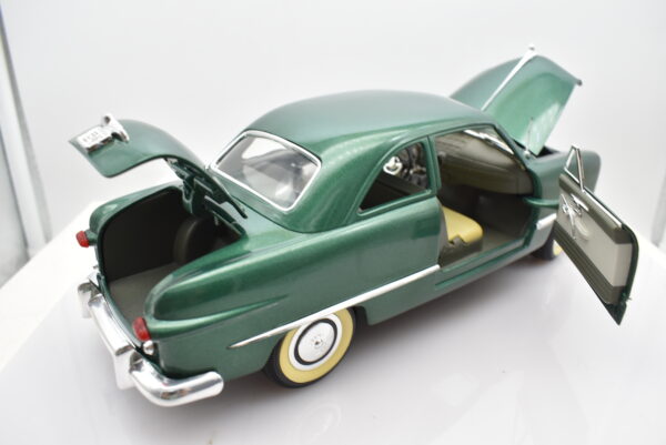 Modellino auto scala 1:18 FORD BERLINA 1949 diecast modellismo da collezione - immagine 6