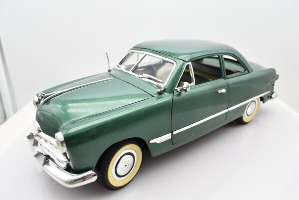 Modellino auto scala 1:18 FORD BERLINA 1949 diecast modellismo da collezione - immagine 8