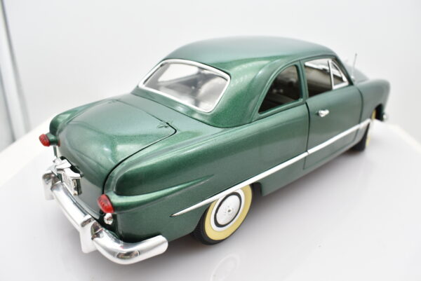 Modellino auto scala 1:18 FORD BERLINA 1949 diecast modellismo da collezione - immagine 10
