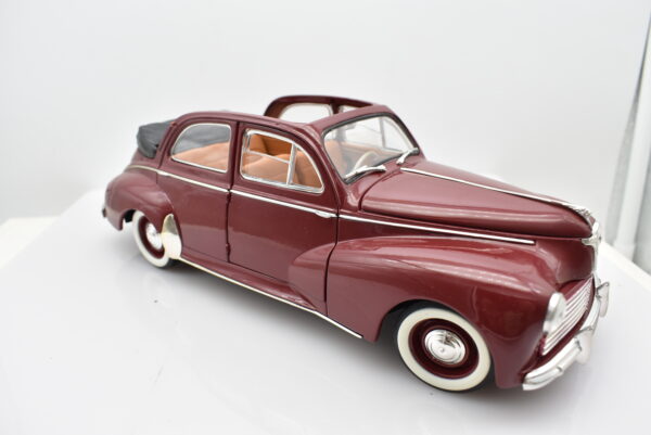 Modellino auto scala 1:18 PEUGEOT 203 diecast modellismo da collezione - immagine 4