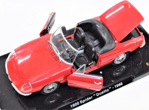 Modellino auto ALFA ROMEO 1600 SPIDER DUETTO scala 1:24 diecast modellismo da collezione - immagine 2