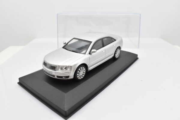 Modellino auto scala 1:43 AUDI A8 diecast modellismo da collezione - immagine 3