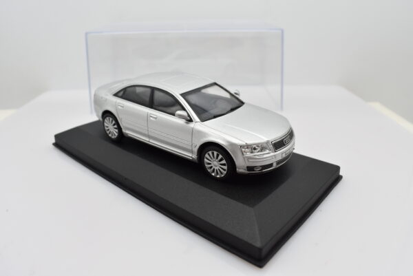 Modellino auto scala 1:43 AUDI A8 diecast modellismo da collezione - immagine 5