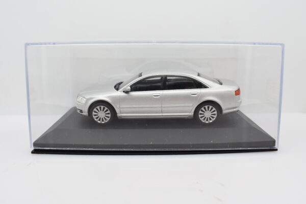 Modellino auto scala 1:43 AUDI A8 diecast modellismo da collezione - immagine 7