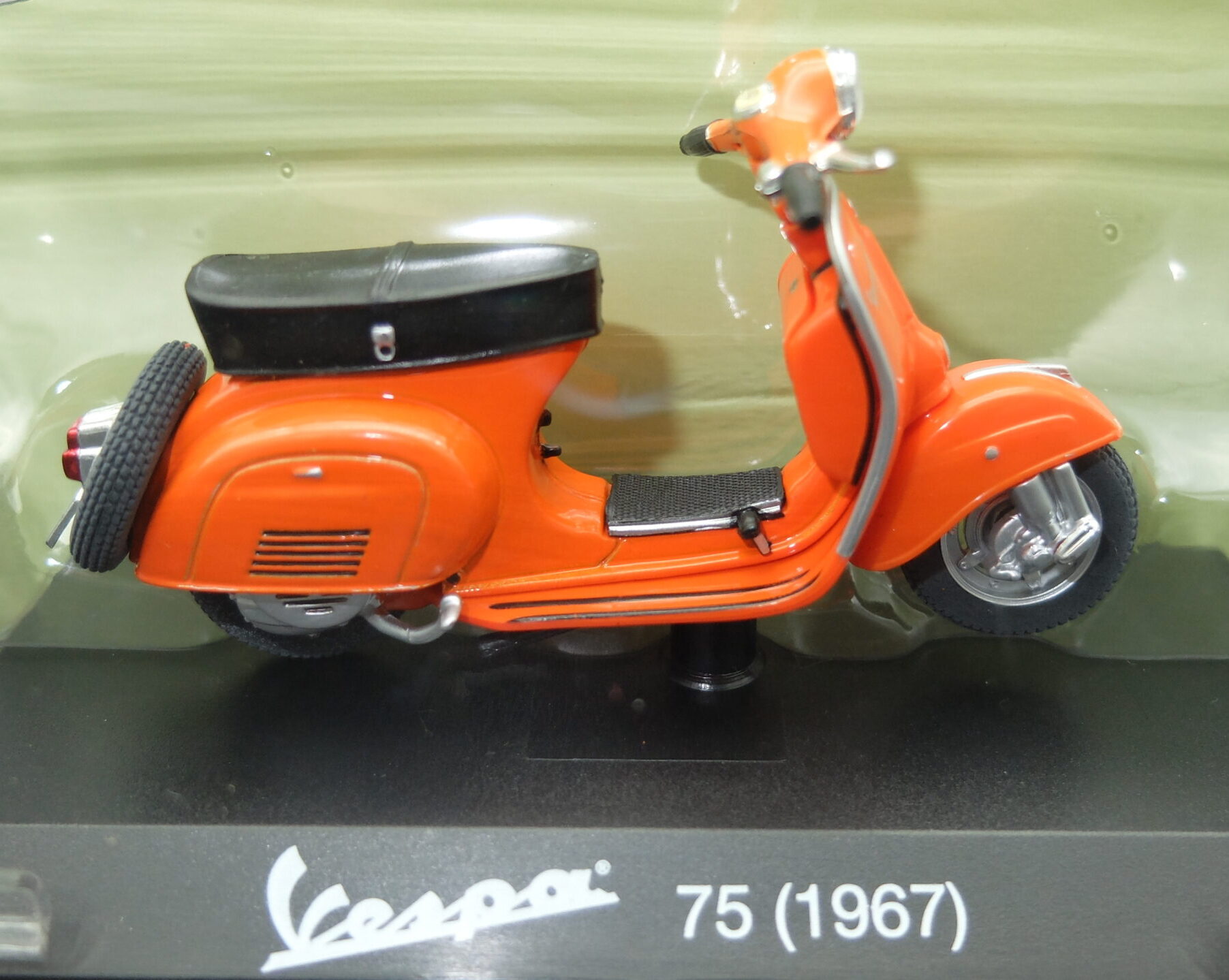 Modellini vespa 75 scala 1:18 modellismo da collezione Arcadia