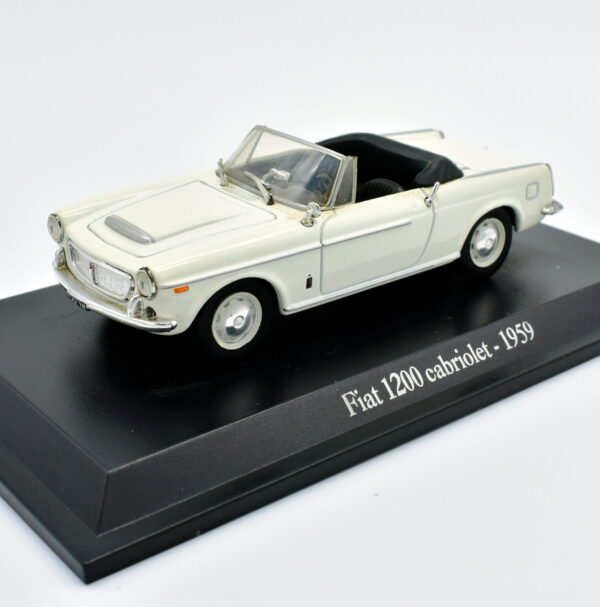 Modellino auto scala 1:43 FIAT 1200 CABRIOLET diecast collezione da edicola