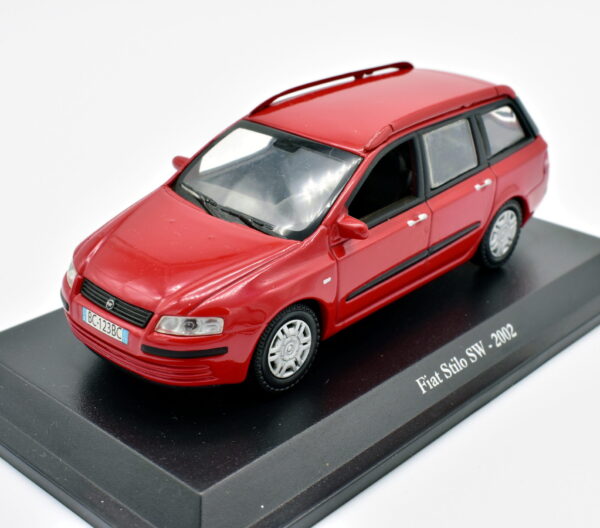 Modellino auto scala 1:43 FIAT STILO SW diecast collezione da edicola