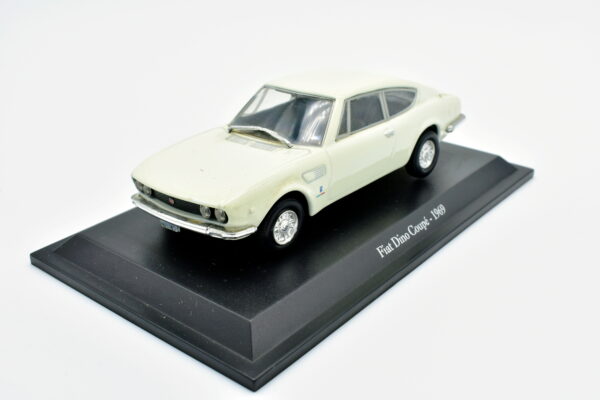 Modellino auto scala 1:43 FIAT DINO COUPE diecast collezione da edicola - immagine 4