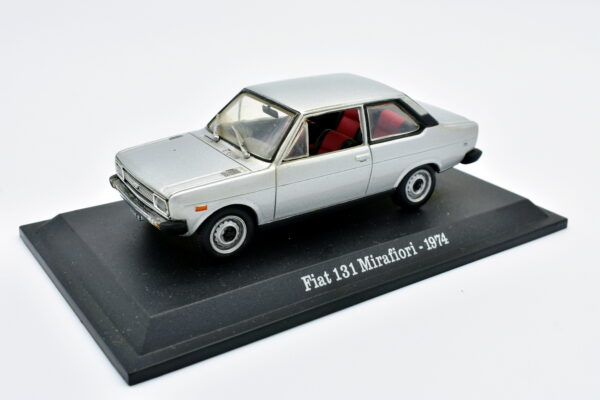 Modellino auto scala 1:43 FIAT 131 MIRAFIORI diecast collezione da edicola - immagine 3