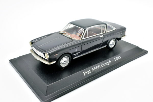 Modellino auto scala 1:43 FIAT 2300 COUPE diecast collezione da edicola - immagine 2