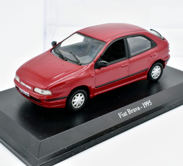 Modellino auto scala 1:43 FIAT BRAVA diecast collezione da edicola