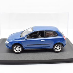 Modellino auto scala 1:43 FIAT STILO blu diecast collezione modellismo statico